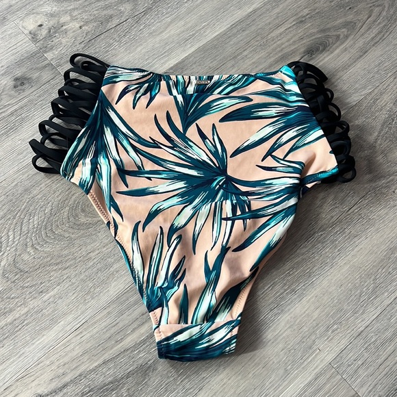 Pink Victorias Secret high waisted bikini bottoms size medium - Picture 5 of 8